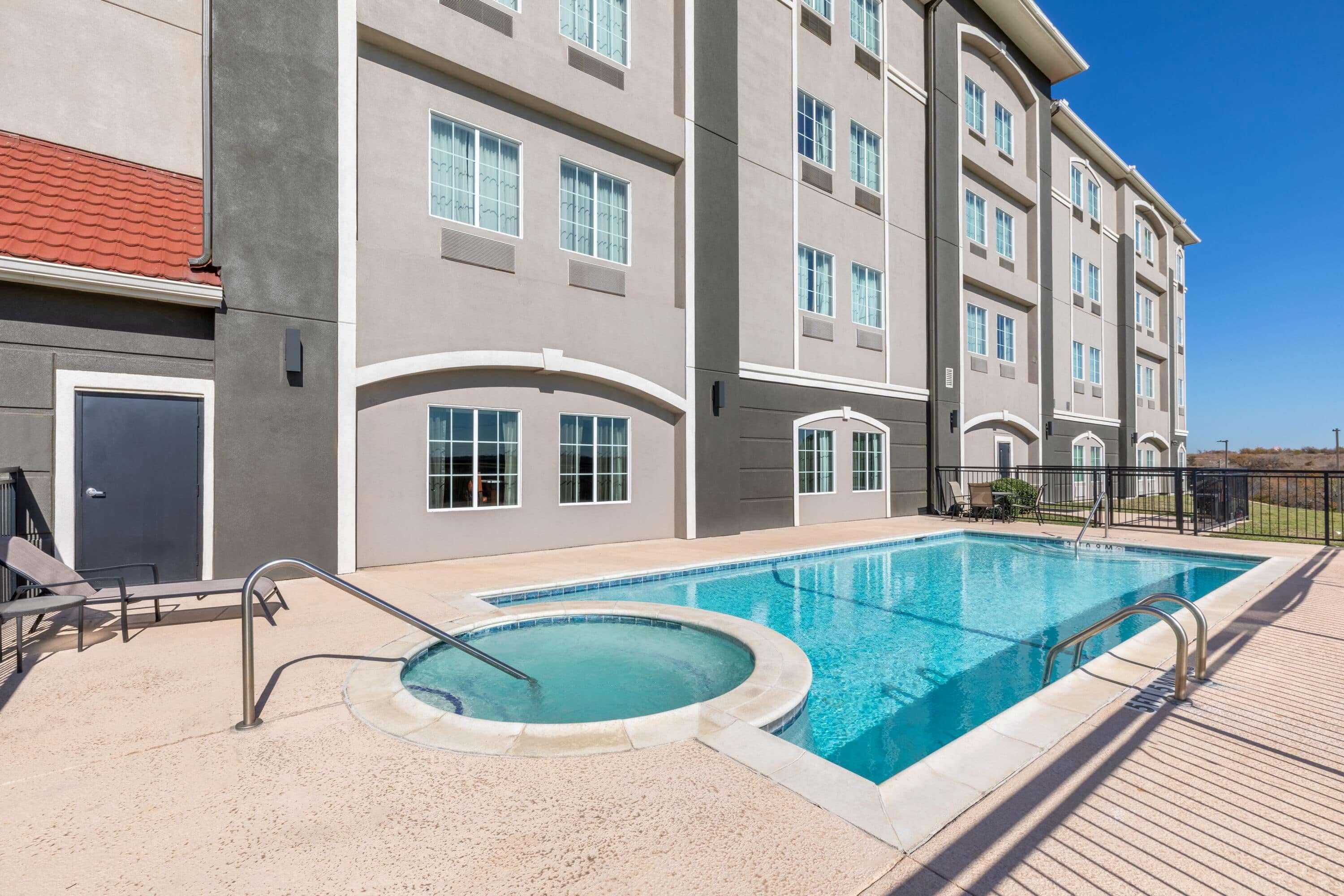 La Quinta By Wyndham Fort Worth - Lake Worth Exterior photo